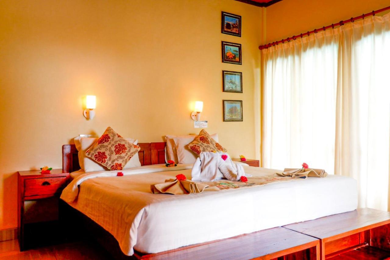 Amed Cafe & Hotel Kebun Wayan Екстериор снимка